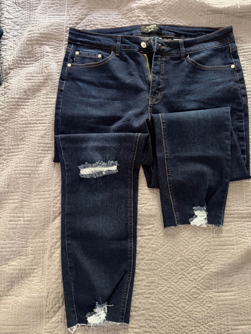 Distressed skinnies